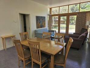 Living area - Naramata Centre (Naramata)