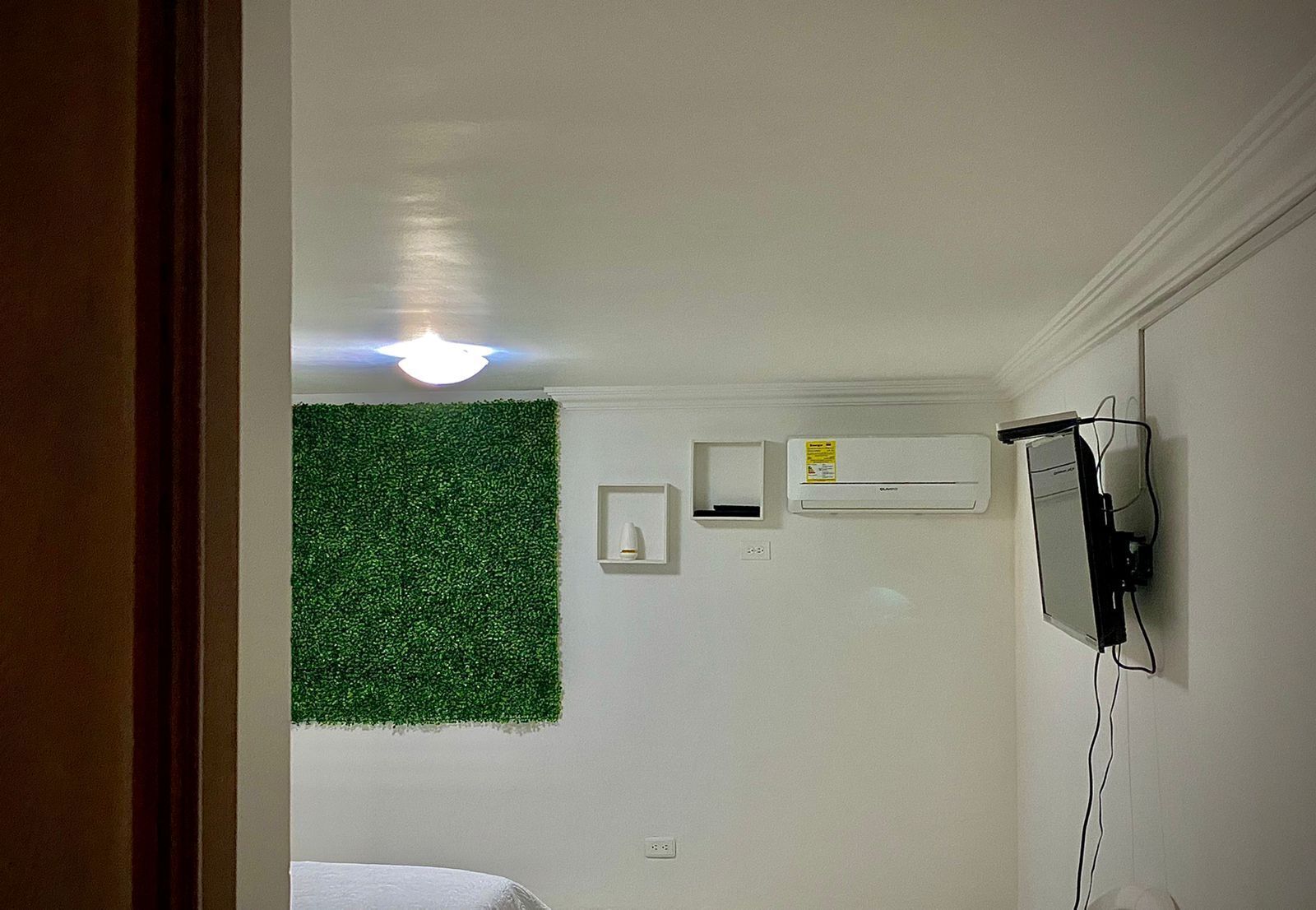 1 dormitorio, escritorio, tabla de planchar con plancha y wifi gratis