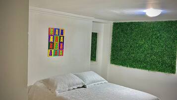 1 dormitorio, escritorio, tabla de planchar con plancha y wifi gratis