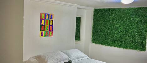 1 bedroom, desk, iron/ironing board, WiFi (free)