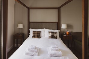 Habitación Prestigio, 1 cama King size, baño en la habitación, vista al mar | Ropa de cama de alta calidad y decoración personalizada