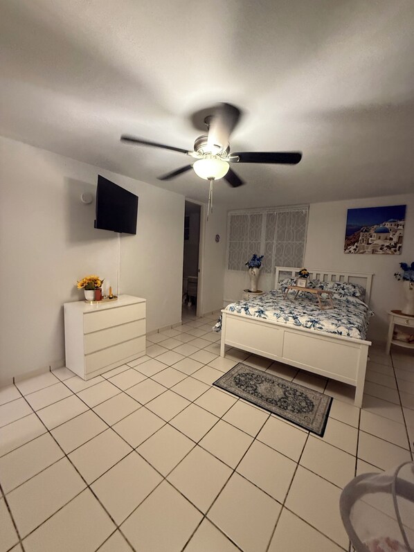 3 bedrooms, in-room safe, desk, iron/ironing board