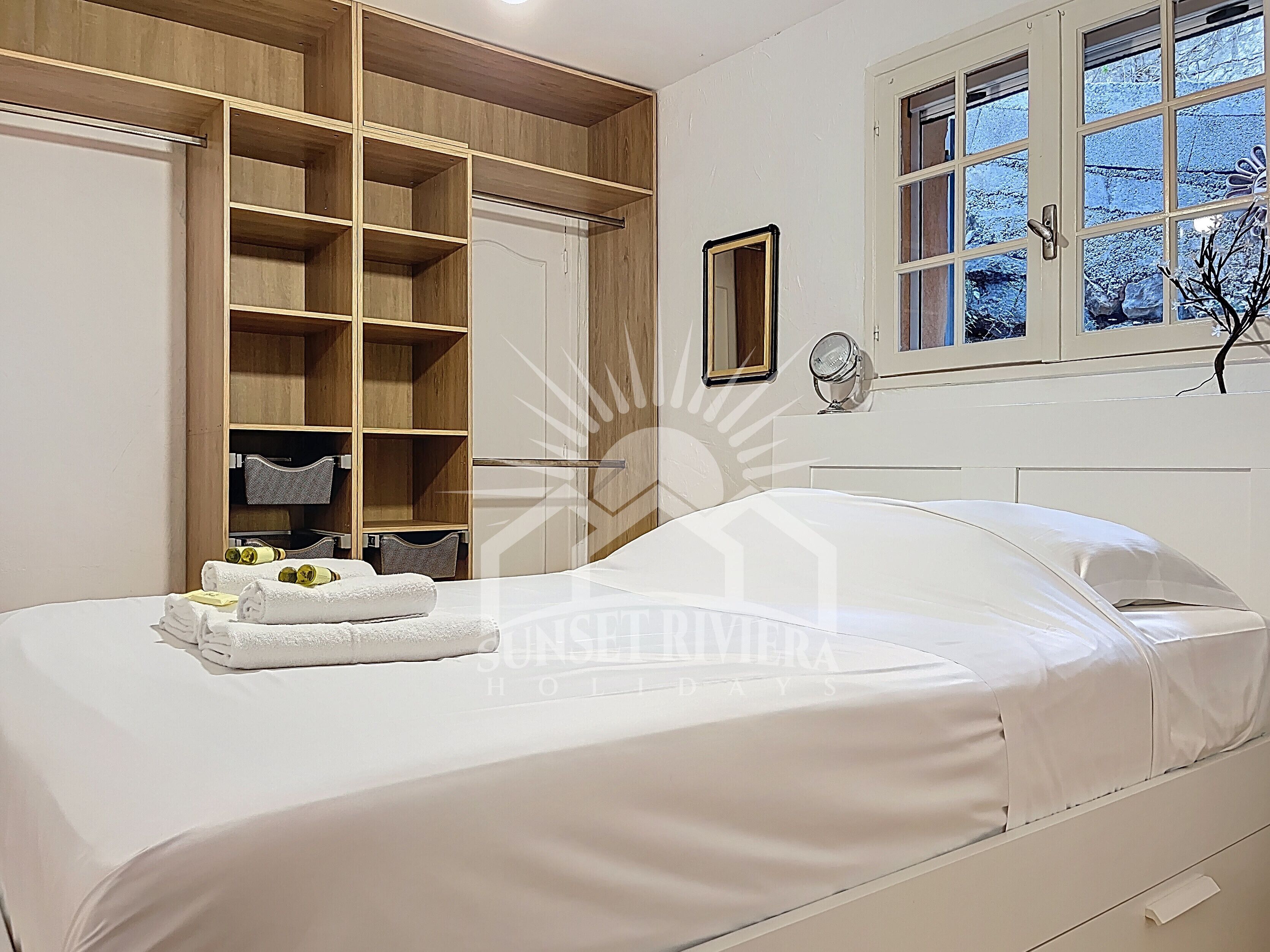 3 chambres, fer et planche à repasser, Wi-Fi, draps fournis