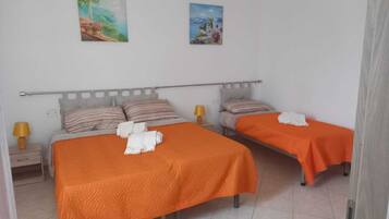 1 bedroom, WiFi, bed sheets