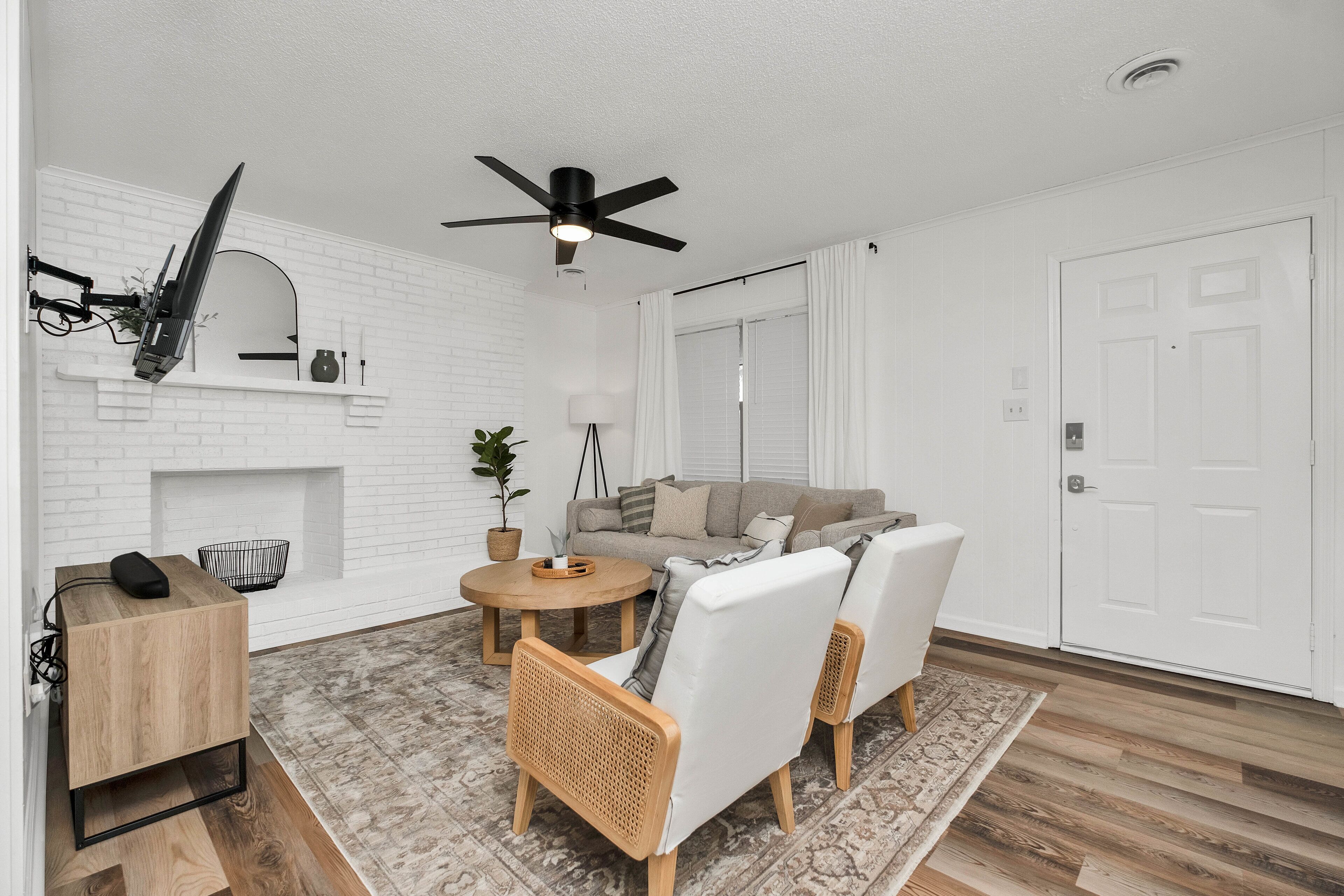 Smart-TV og stereoanlegg