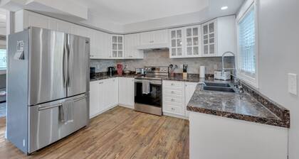 Cottage Escape by the Water