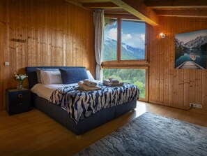 6 bedrooms, desk, WiFi, bed sheets - Chalet Isla de Lux - family mountain break 12p sauna & spa - OVO Network (La Côte-d'Arbroz)