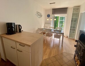 Geladeira, fogão, cooktop, lava-louças