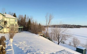 Exterior - Rental of renovated cottages facing the lake with a magnificent terrace (BOUCHETTE)