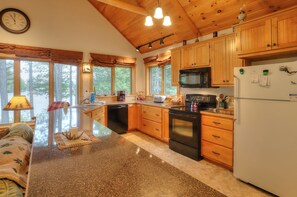 Fridge, microwave, oven, stovetop - Quiet Cove - Enjoy this private location on Quimby Pond (Rangeley)