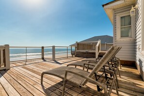 Terrace/patio - Blue Tide | Gulf Front | A must see! (Dauphin Island)