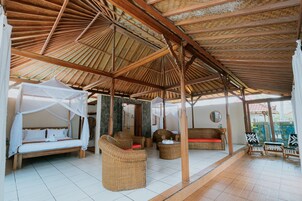 The Beach House - 2 Queen | Egyptian cotton sheets, premium bedding, individually decorated