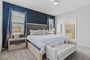 8 habitaciones, tabla de planchar con plancha, wifi y ropa de cama 