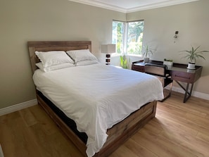 2 bedrooms, desk, iron/ironing board, free WiFi