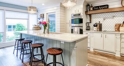 Steps to beach, heated pool/spa, perfect family getaway 28 Ruddy Turnstone