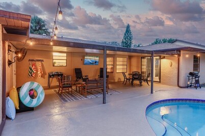 Private Pool, 4BDR & Game Room! - Bay Bungalow