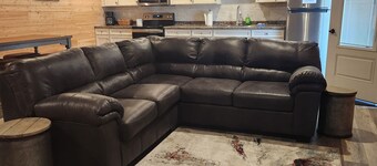 406 River Lodge: Yellowstone River in your backyard. Newly built lodge.