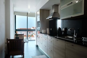 Frigorifero, microonde, forno, macchina per tè/caffè