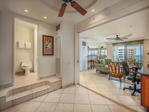 المنشأة من الداخل