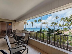 Outdoor dining - Soothing Ocean Sounds and Views (Lahaina)