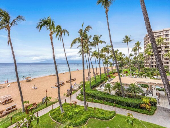 On the beach - 2 Bedroom Ocean Front - Gold (Lahaina)