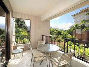 Outdoor dining - 1 Bedroom Resort View - Gold (Lahaina)