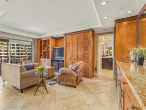 تلفزيون بشاشة مسطحة