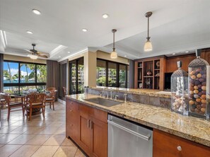 Fridge, microwave, oven, stovetop - Ocean Views, Island Decor - Professionally Managed (Lahaina)