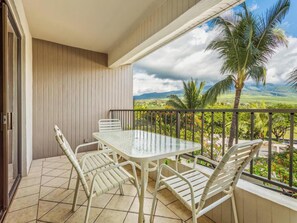 Outdoor dining - 2 Bedroom Resort View - Platinum (Lahaina)