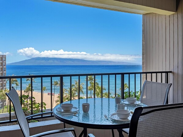 Outdoor dining - 2 Bedroom Ocean View - Platinum (Lahaina)