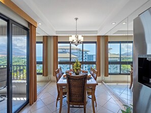 Dining - 2 Bedroom Resort View - Platinum (Lahaina)