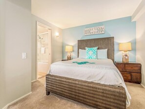 2 bedrooms, desk, iron/ironing board, WiFi