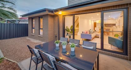 Merchant's Court: Central 3 bedroom townhouse!