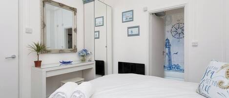 1 bedroom, desk, iron/ironing board, free WiFi