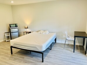 1 habitación, escritorio, wifi gratis y ropa de cama 