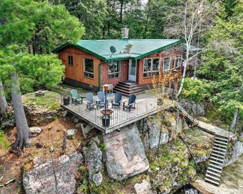 Panorama Lakefront Cottage