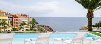 Barranco del Mar: 4BR- heated pool.