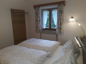 2 Schlafzimmer, Internetzugang, Bettwäsche