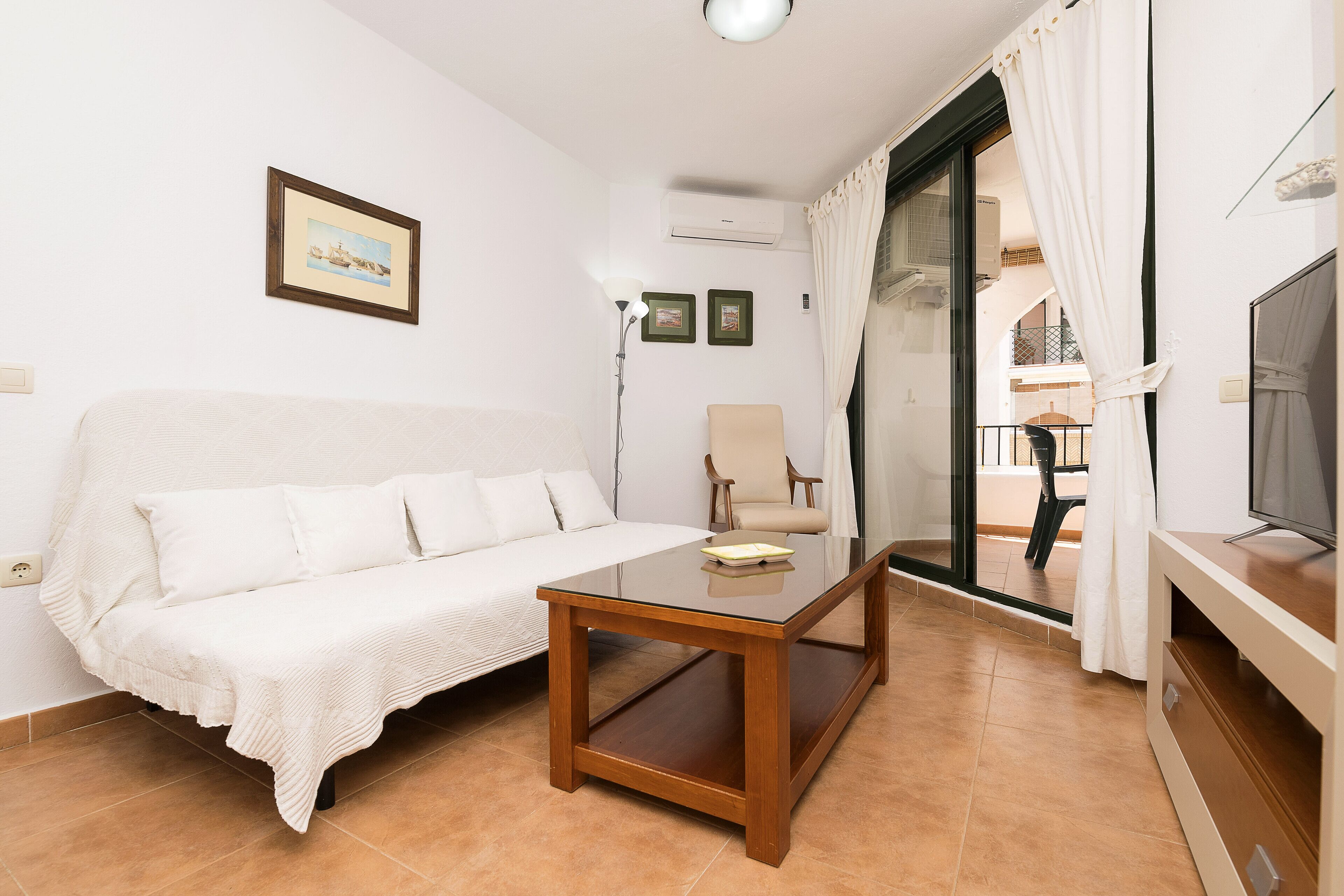 2 bedrooms, iron/ironing board, bed sheets