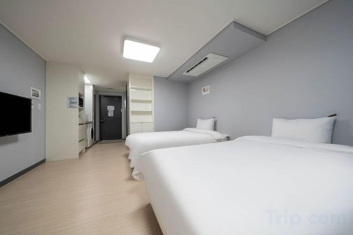 Soundproofing, WiFi (free), individually decorated