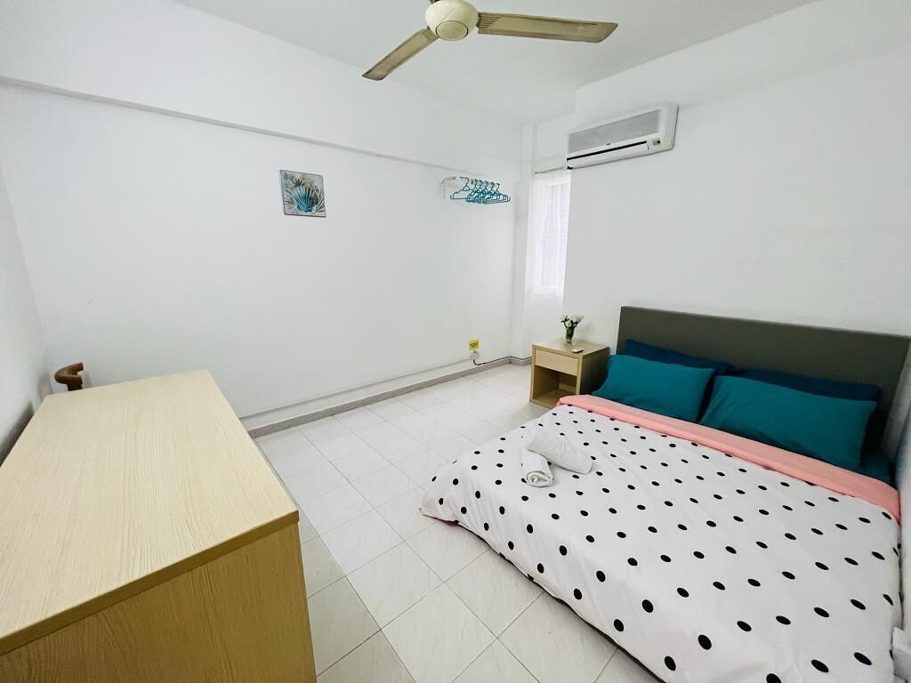 3 chambres, fer et planche à repasser, Wi-Fi, draps fournis