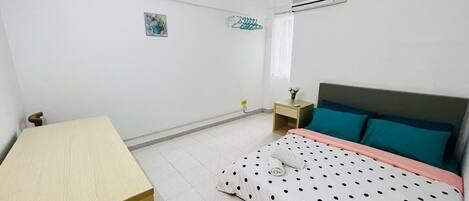 3 quartos, ferros/tábuas de passar roupa, Wi-Fi, roupa de cama