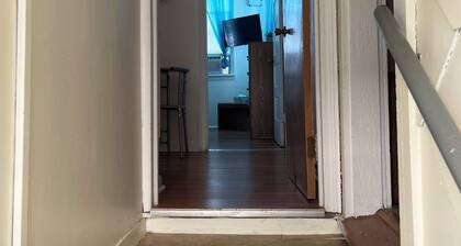 This studio unit sleeps 2
Private entrance