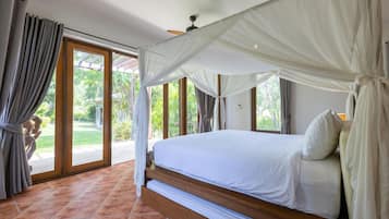 Executive Villa | 7 bedrooms, iron/ironing board, free WiFi