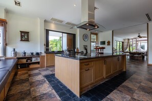 Executive Villa | Private kitchen