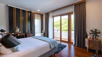 Executive Villa | 7 bedrooms, iron/ironing board, free WiFi