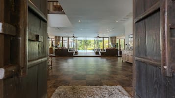 Executive Villa | 7 bedrooms, iron/ironing board, free WiFi