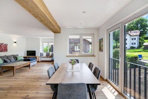 Ferienwohnung Kalvarienberg" mit Bergblick, Balkon und WLAN