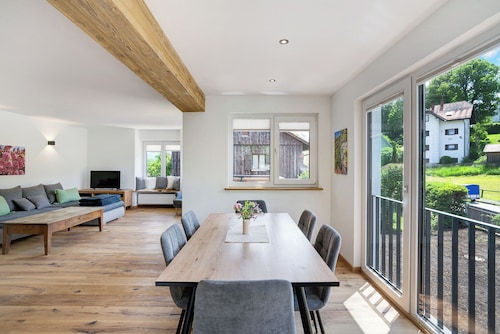 Ferienwohnung Kalvarienberg" mit Bergblick, Balkon und WLAN