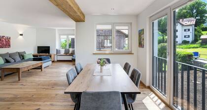 Appartement 'Ferienwohnung Kalvarienberg' avec vue sur les montagnes, balcon et Wi-Fi